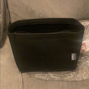 COPY - NEW. Samorga purse liner, organizer. Black…